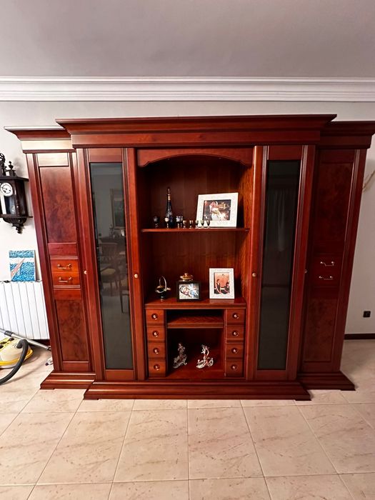 Movel armario de cerejeiro para televisão  260×210 x 46