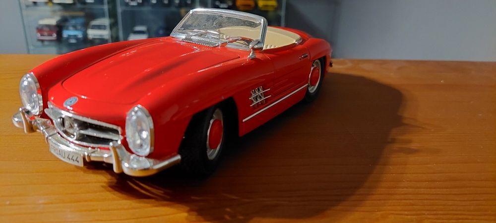 Model 1:18 Mercedes 300SL Cabrio Bburago Made in Italy