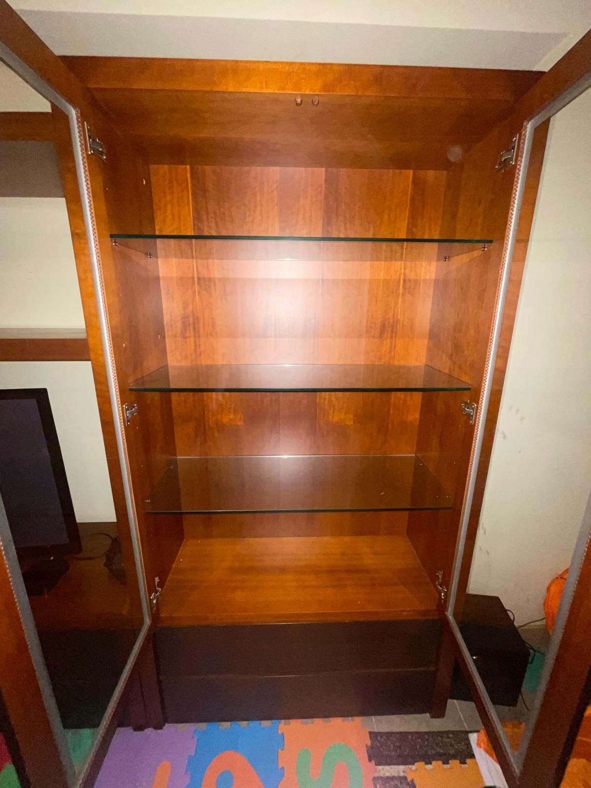 Estante de sala.