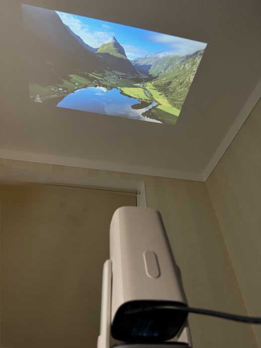 Продам проектор К2, со встроеным динамиком и аккумулятором