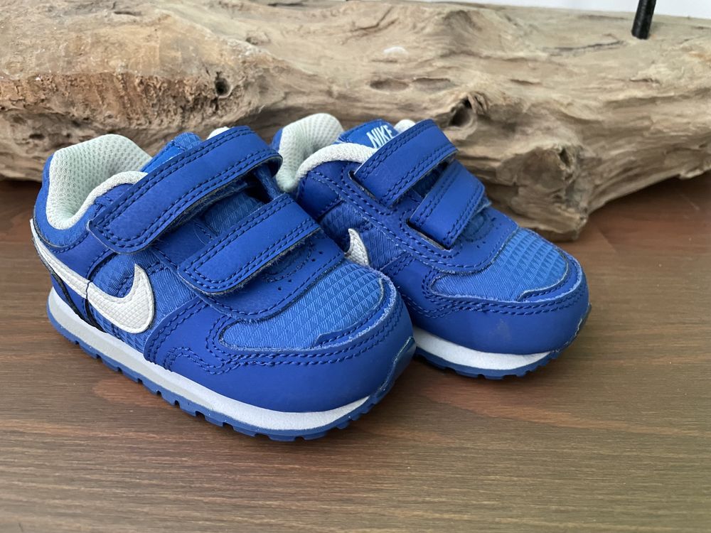 Niebieskie adidasy dla chłopca na rzepy Nike court 2.0 r. 19,5
