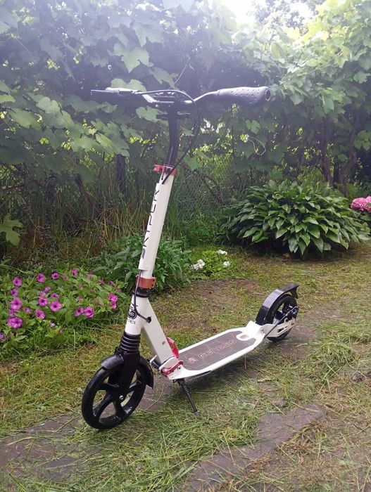 Самокат Genesis для дорослих та дітей з ручними гальмами, білий