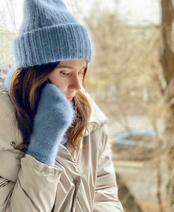 Шапочка з пуху норки, ангори жіноча в'язана