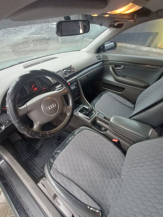 Ауді а4 б6,2002 року,2.0 газ бензин.