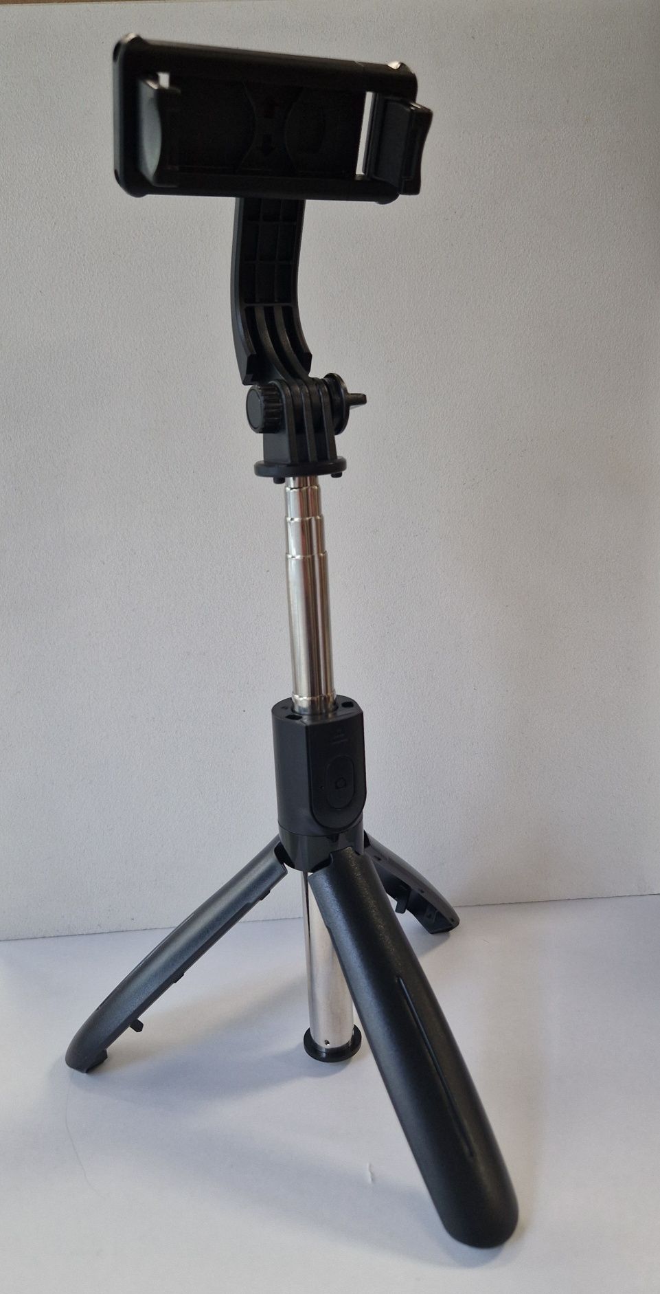 Borofone Uchwyt Selfie BY13 Nube bluetooth ze statywem i pilotem