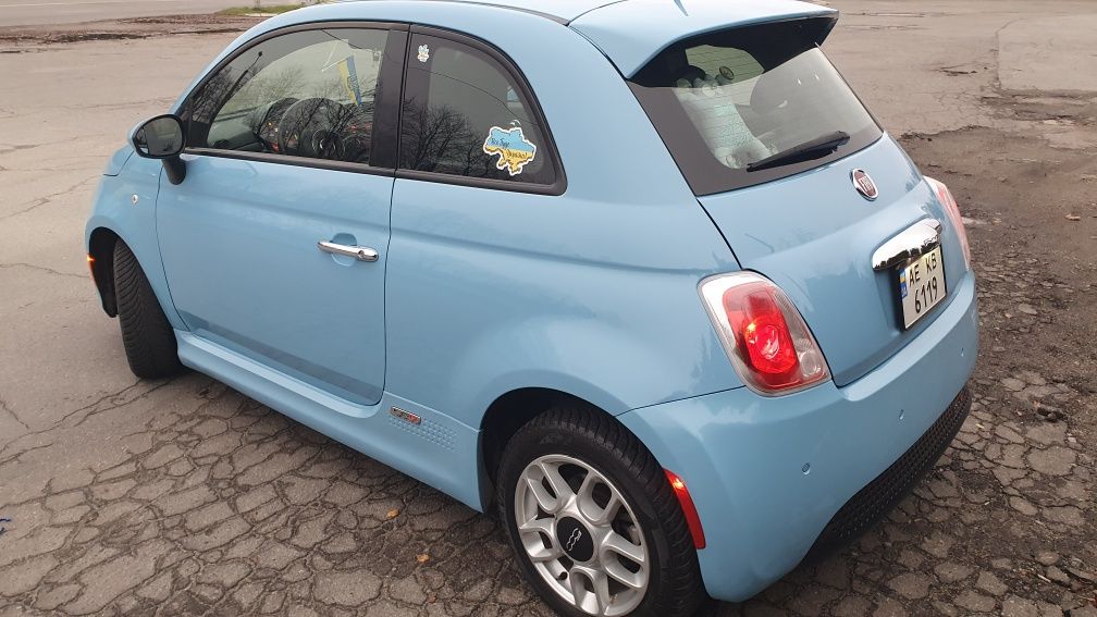 Електромобіль Fiat 500e