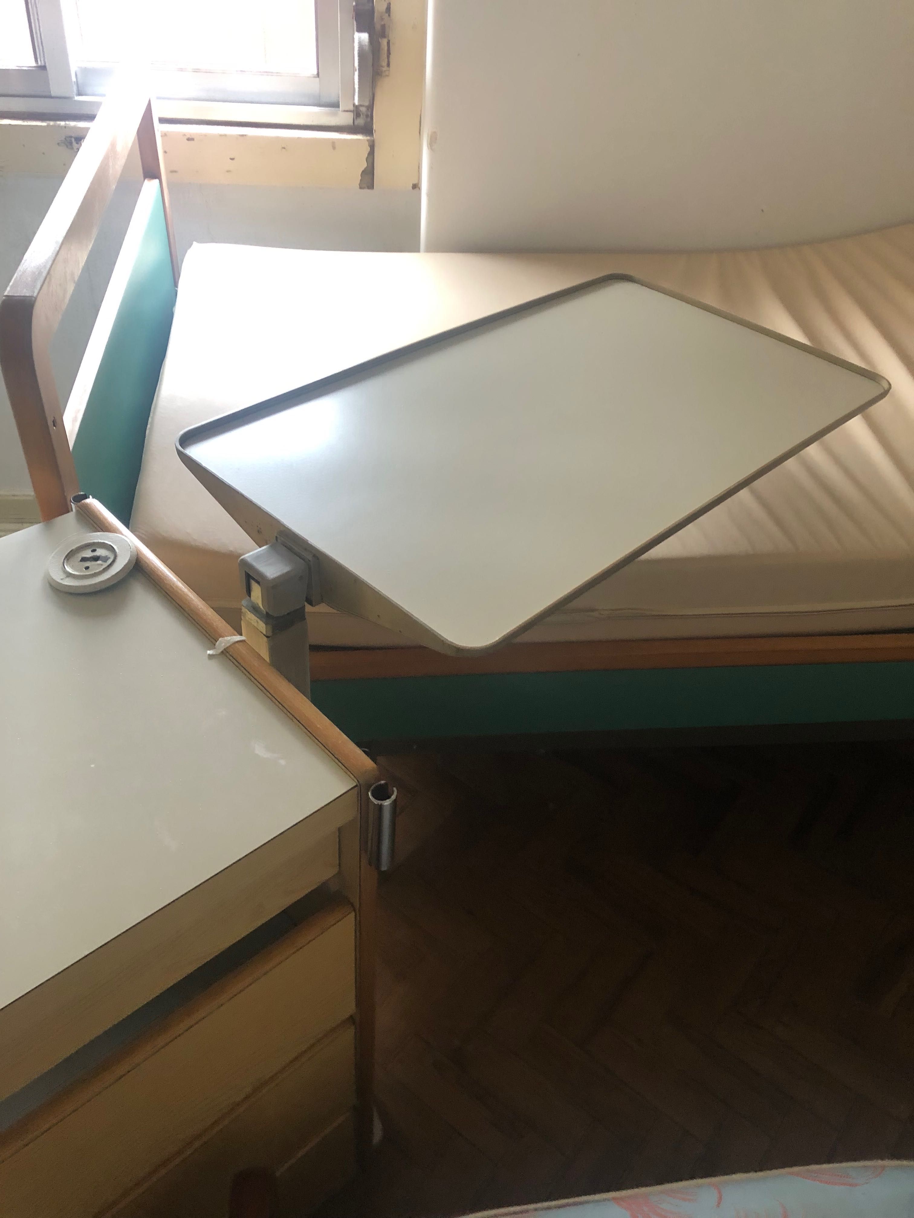 Cama articulada elétrica c/ mesa de apoio