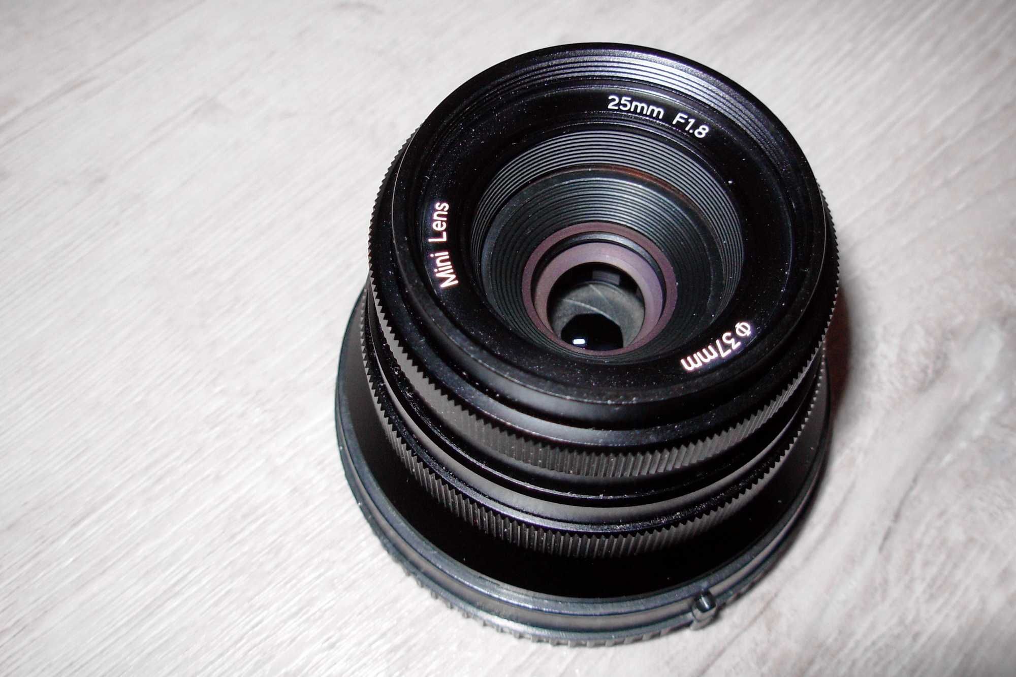 Sony Newyi 25mm f/1.8