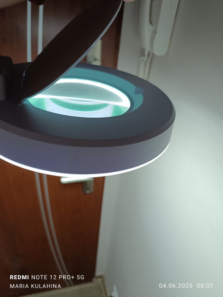 Lampa kosmetyczna z lupą 8 dpt