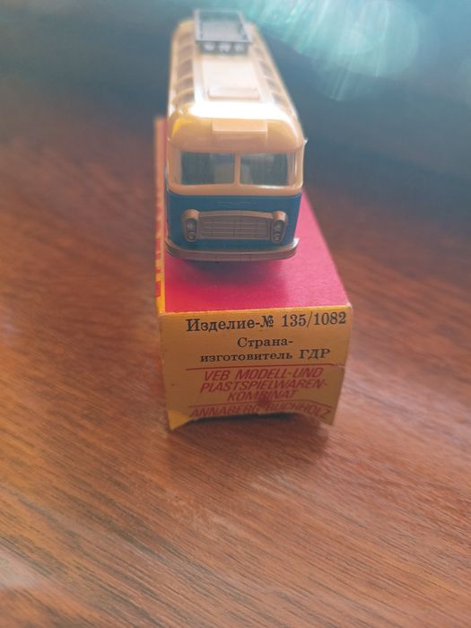 Autko PRL autobus Ikarus zabawka