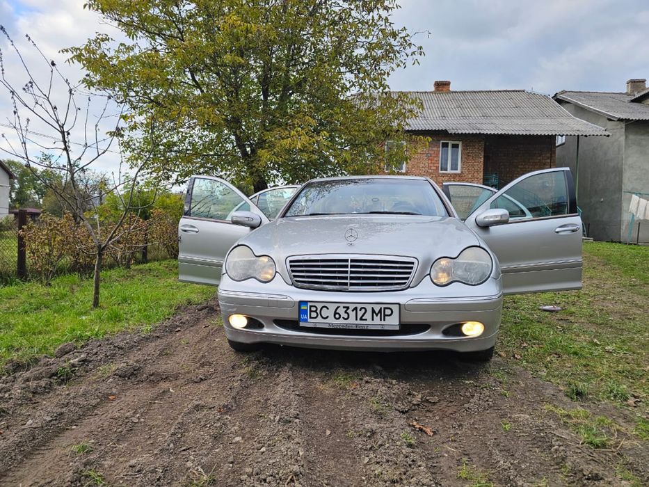 Мерсеес бенс с 303