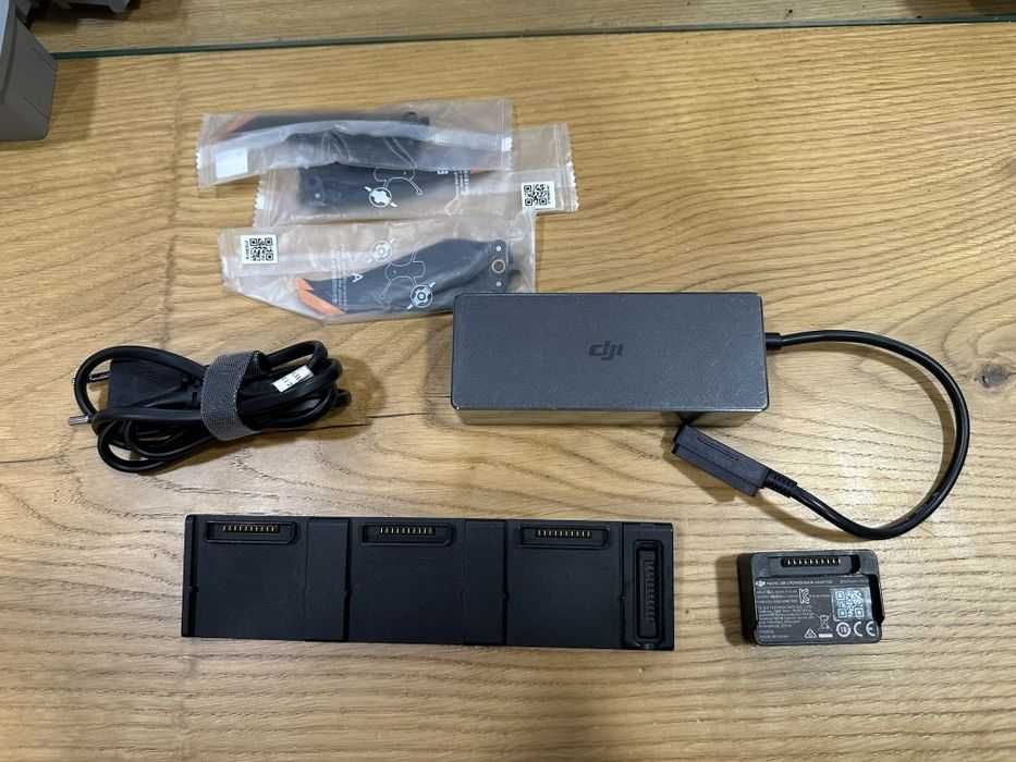 DJI Air 2S – komplet 8x bateria, kontrole Fly more combo