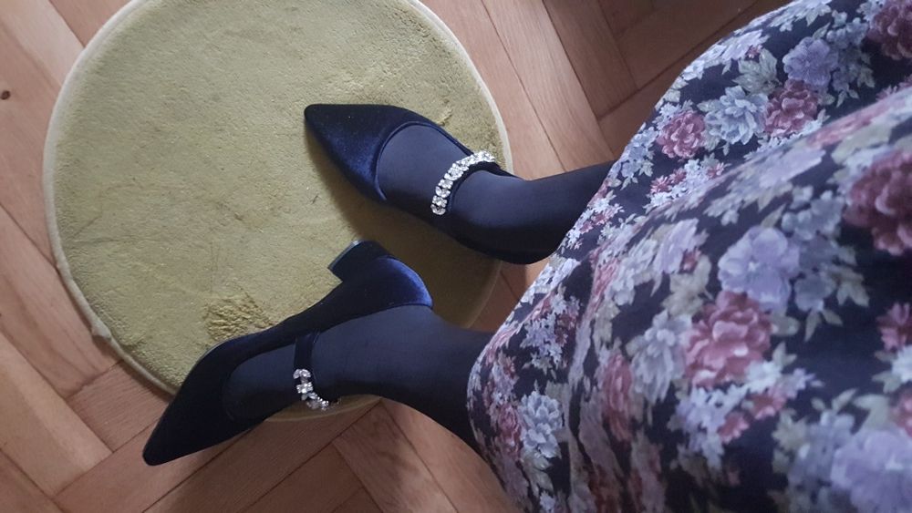 Śliczne buty welurowe 40/41