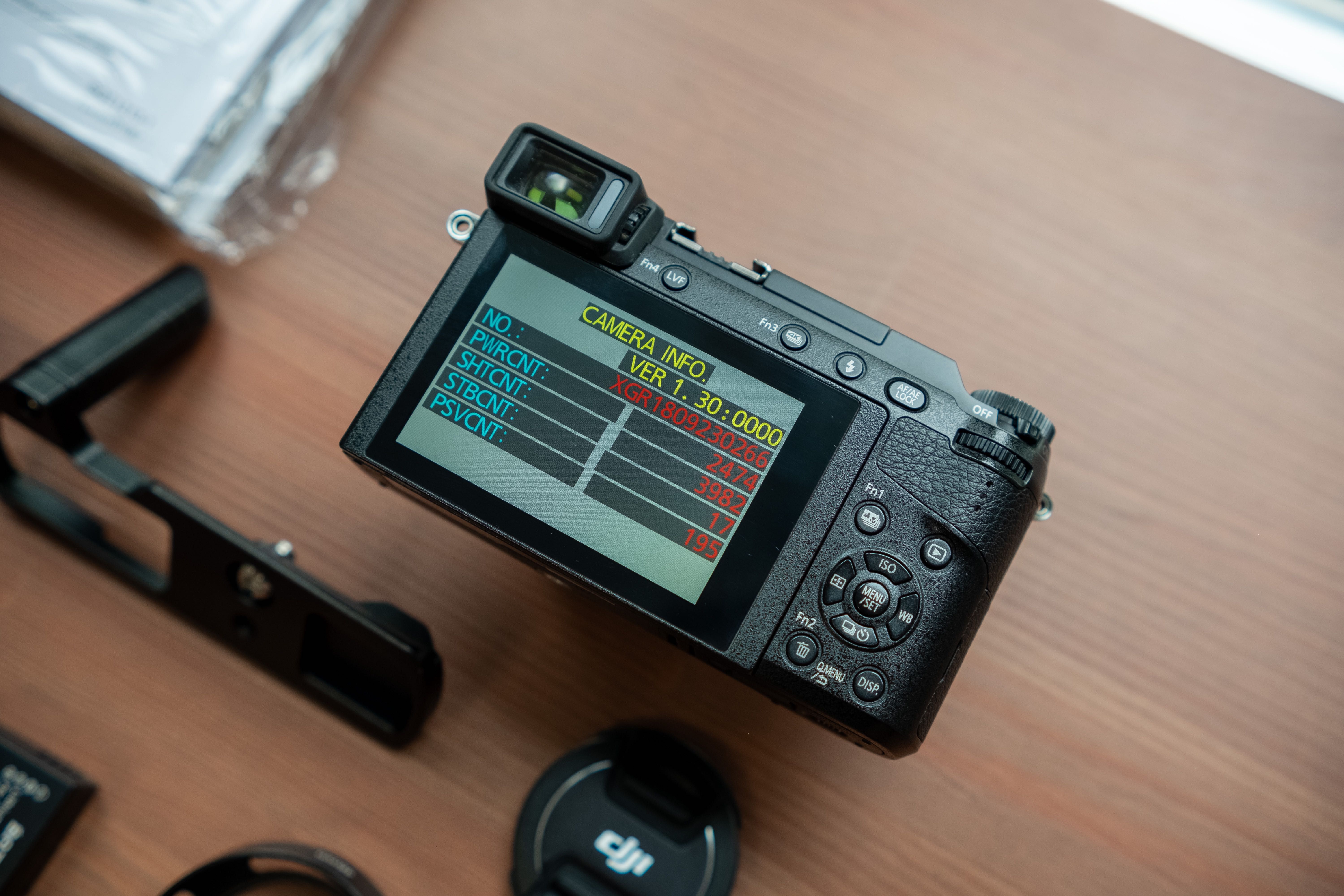 Panasonic LUMIX GX80 + DJI 15mm f/1.7 + grip i akcesoria