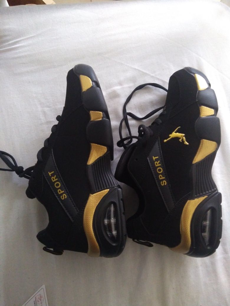 Vendo sapato  da sport