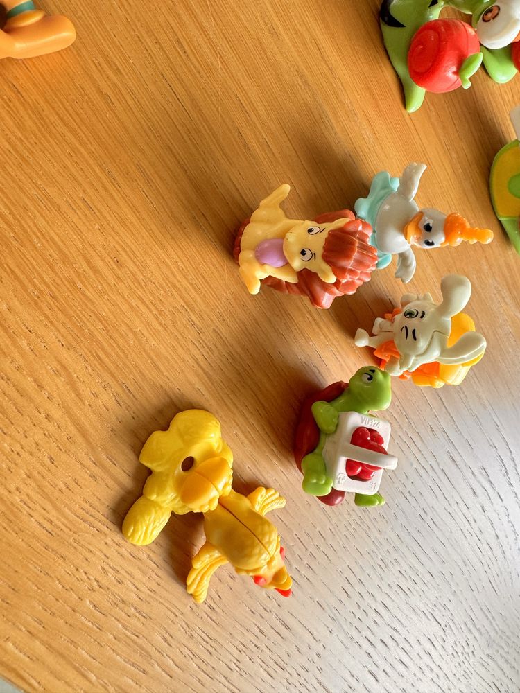 Kinder niespodzianka Bob Snail Minionki Smurfy Smerfy figurki zabawki