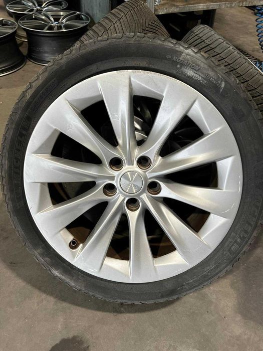 Jantes Tesla Model S 5x120 R19"