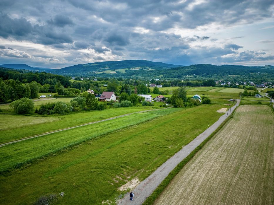 Działka budowlana Ropica Polska 16,5 ara