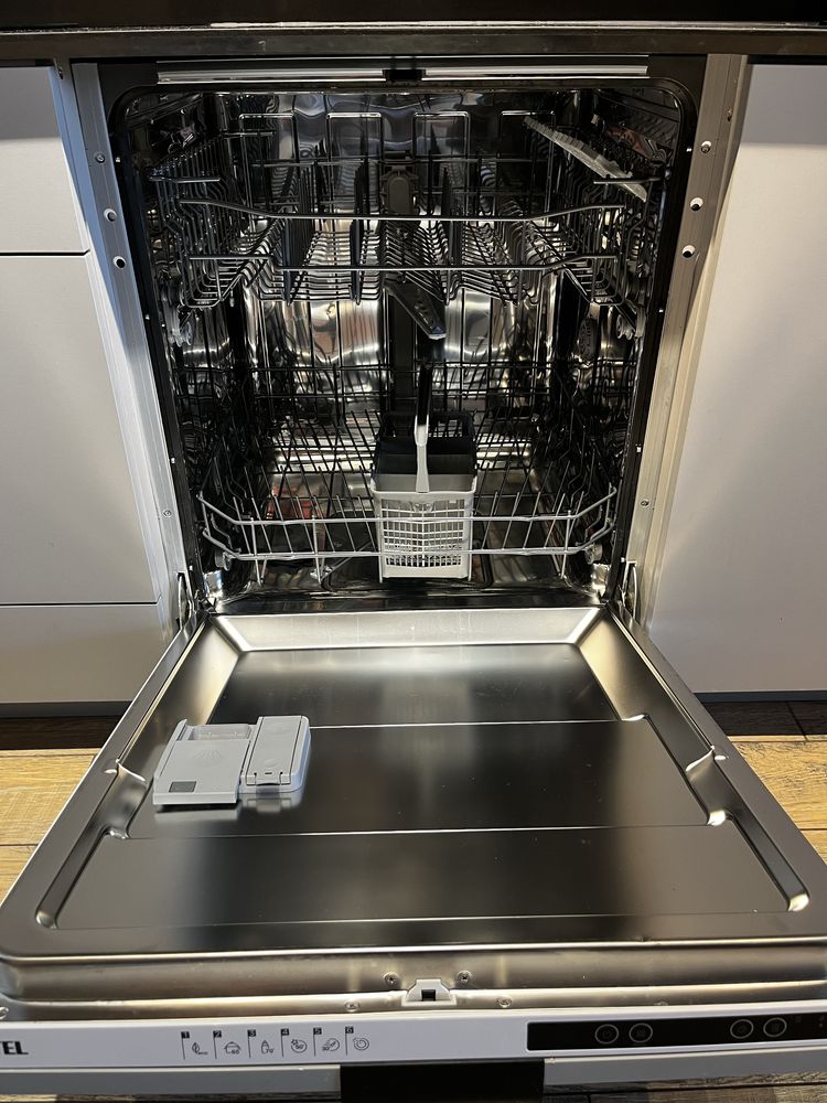 Посудомийна машина майже нова vestel df5632