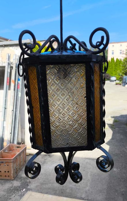Stara lampa zewnętrzna
