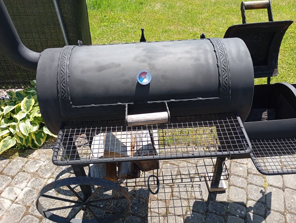 Grill ogrodowy  lokomotywa