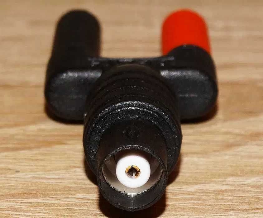 Adapter przejściówka podwójny wtyk bananowy w osłonie na gniazdo BNC