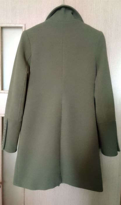 НОВОЕ стильное демисезонное пальто. Made in Portugal. Размер 46.