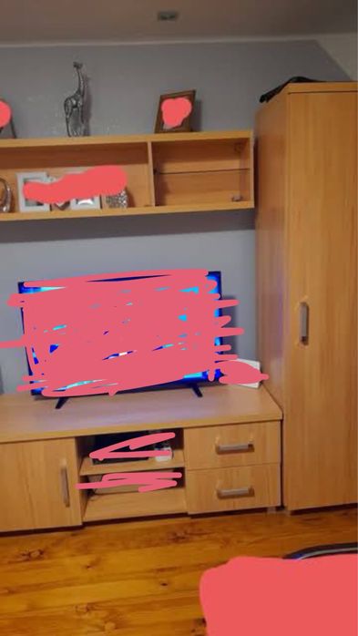 Zestaw mebli pokojowych.