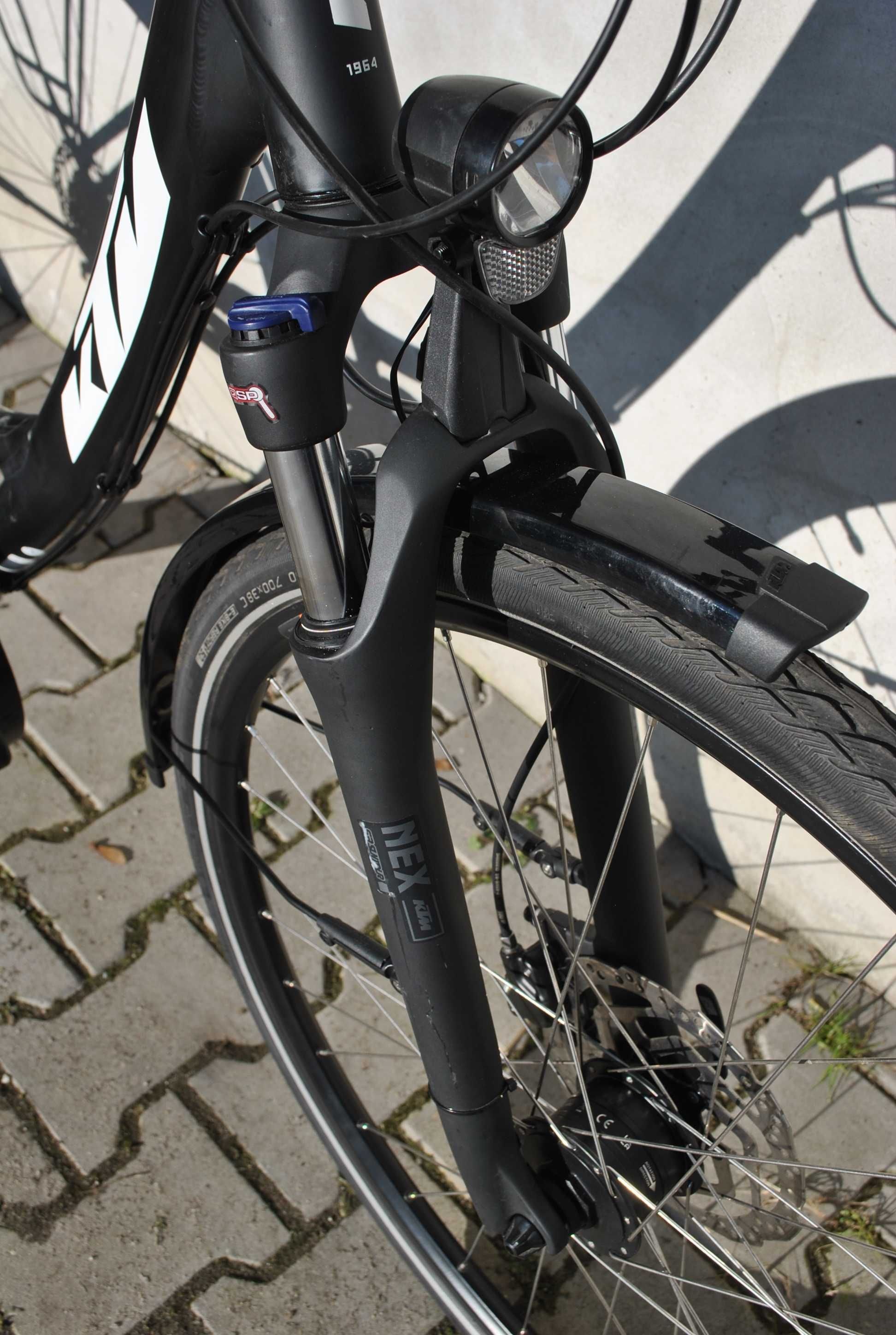 Idealny rower trekkingowy KTM Saragossa 27 28" Shimano Deore Dynamo