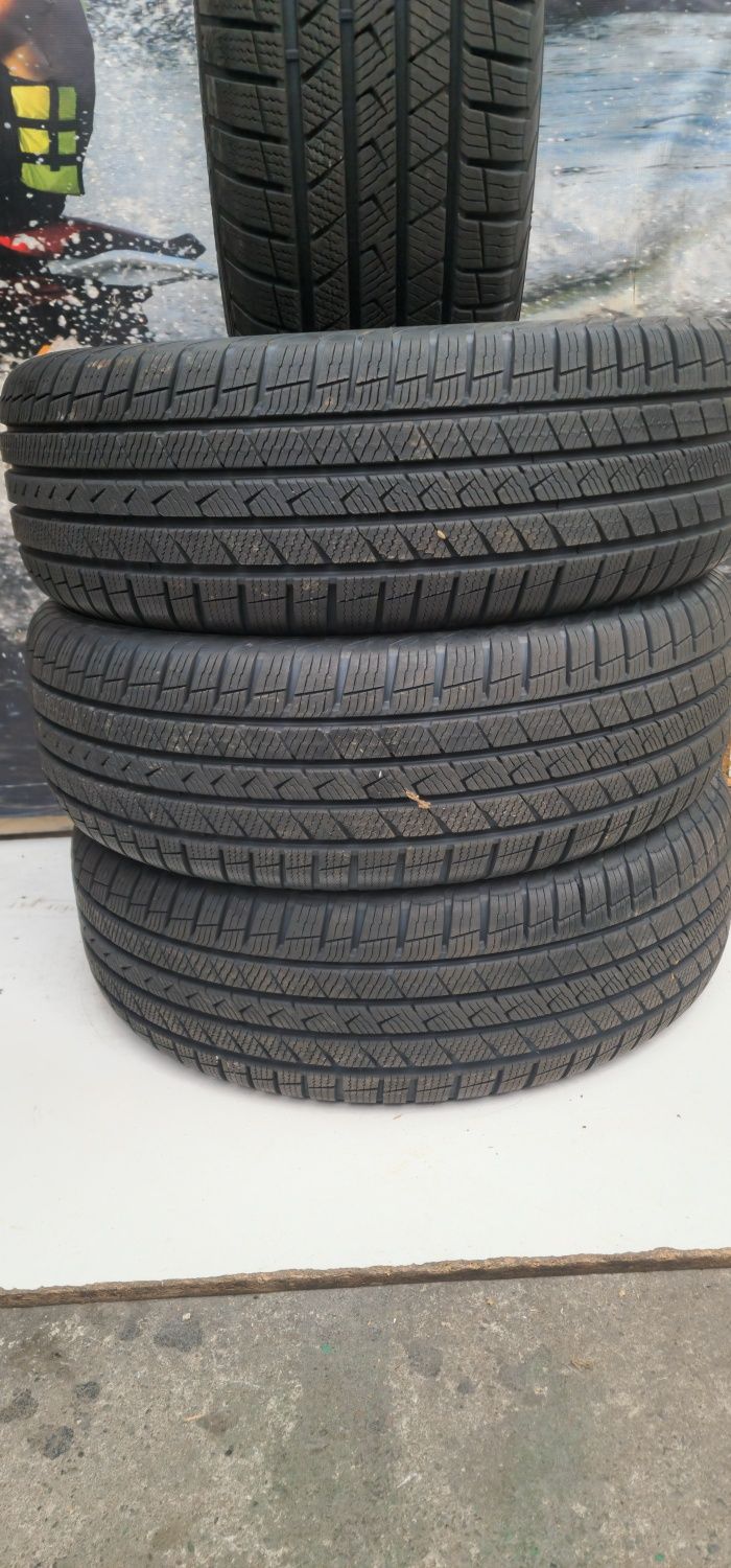 P23 4 x 235/65r17 Vredestein Quatrac PRO 108V XL opony wielosezonowe