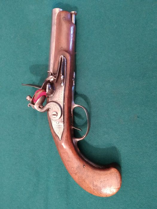 Pistola de pederneira de viagem francesa 1800.
