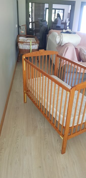 Cama para bebé usada
