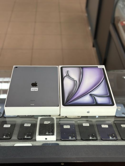 Apple iPad Air 13 M2 128GB Space Wi-Fi/ 1 цикл/ як новий