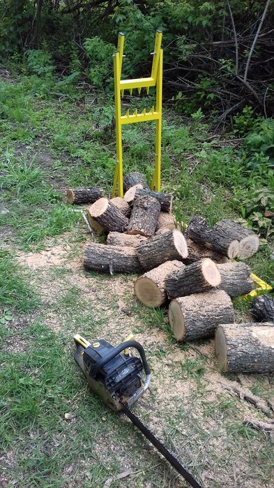 Стенд для різки дров. Козел для дров. Тримач для різання колод. Дрова