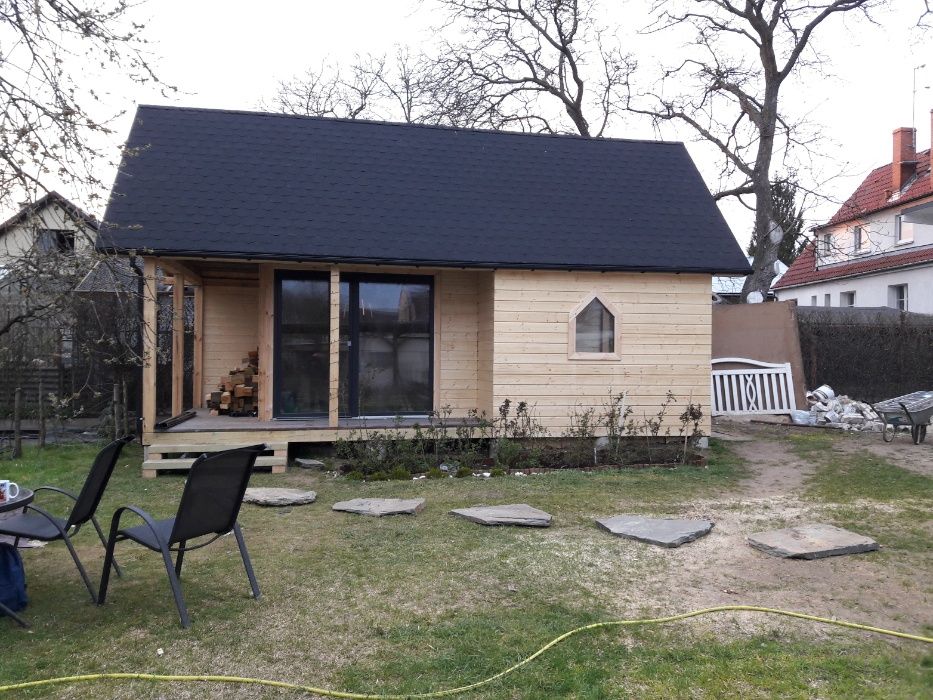 Budowa domkow letniskowych. Pokrycia dachowe, altany, zadaszenia