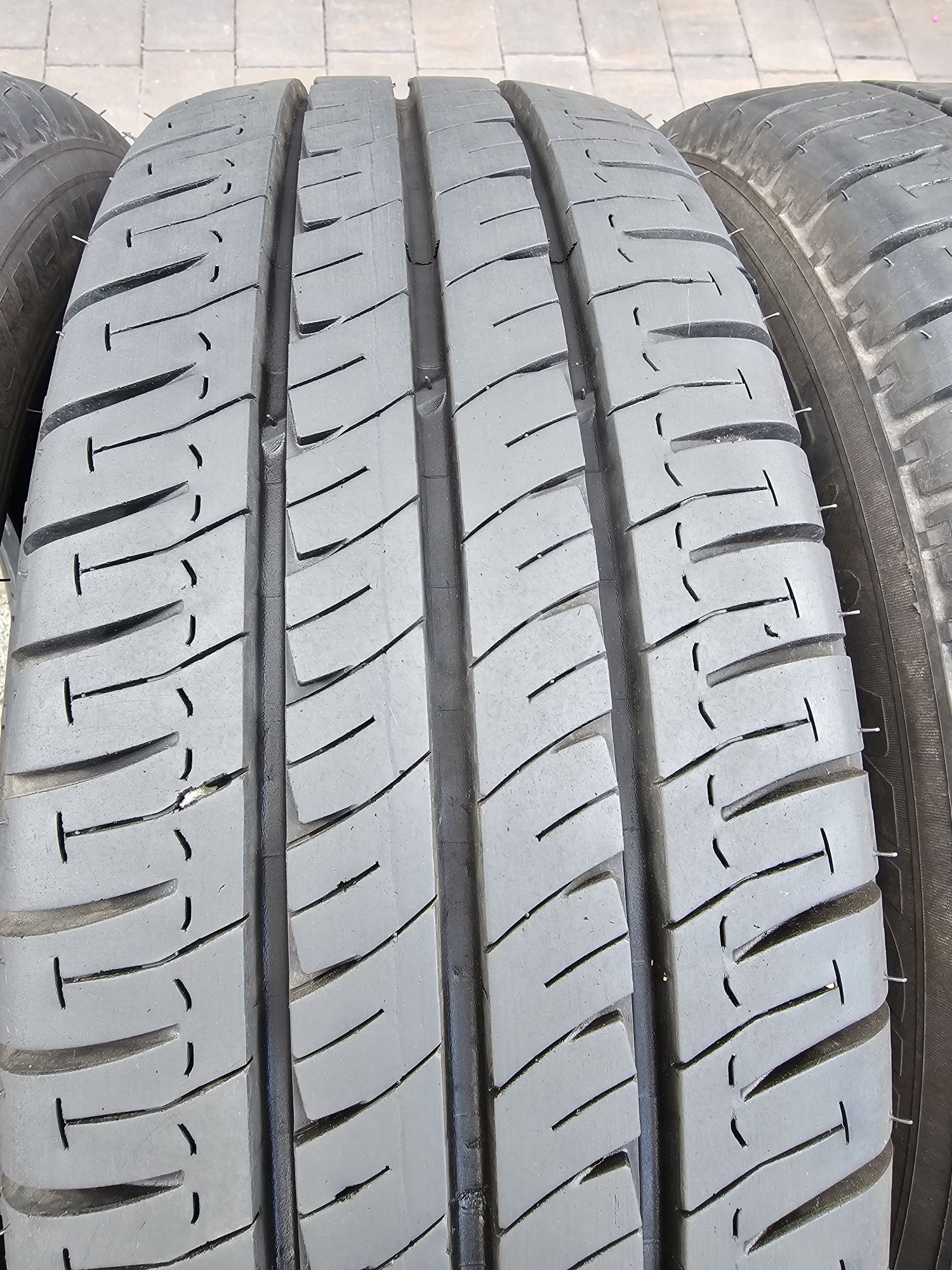 Idealne!!  9mm. 225/65 r16C Michelin Agilis