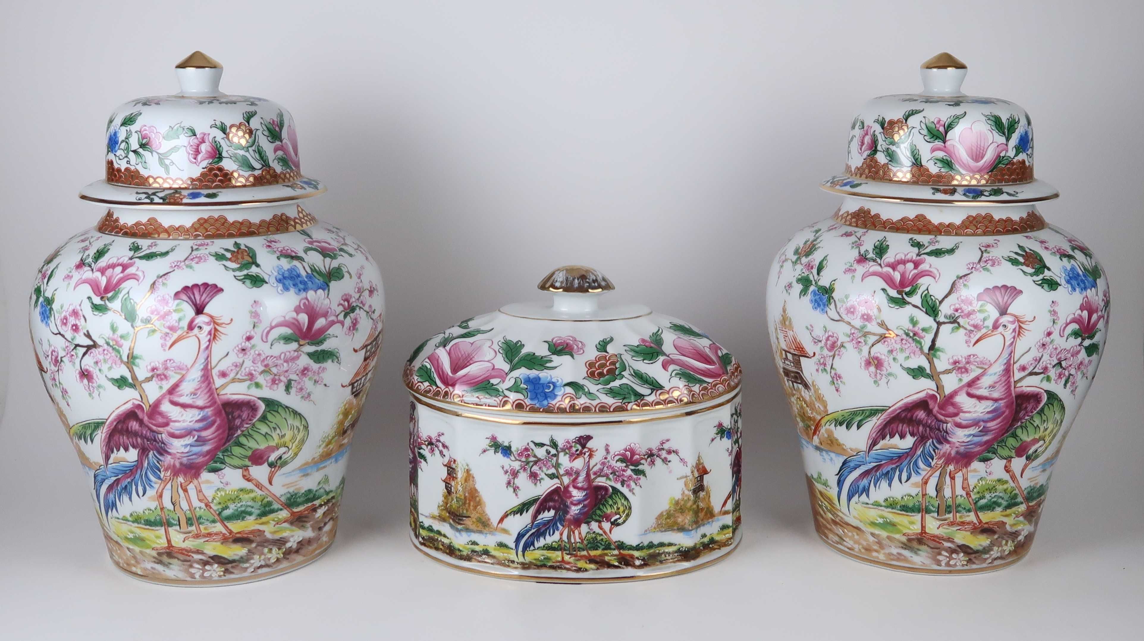 Conjunto - caixa e par de potes em porcelana - Carlos Vidal