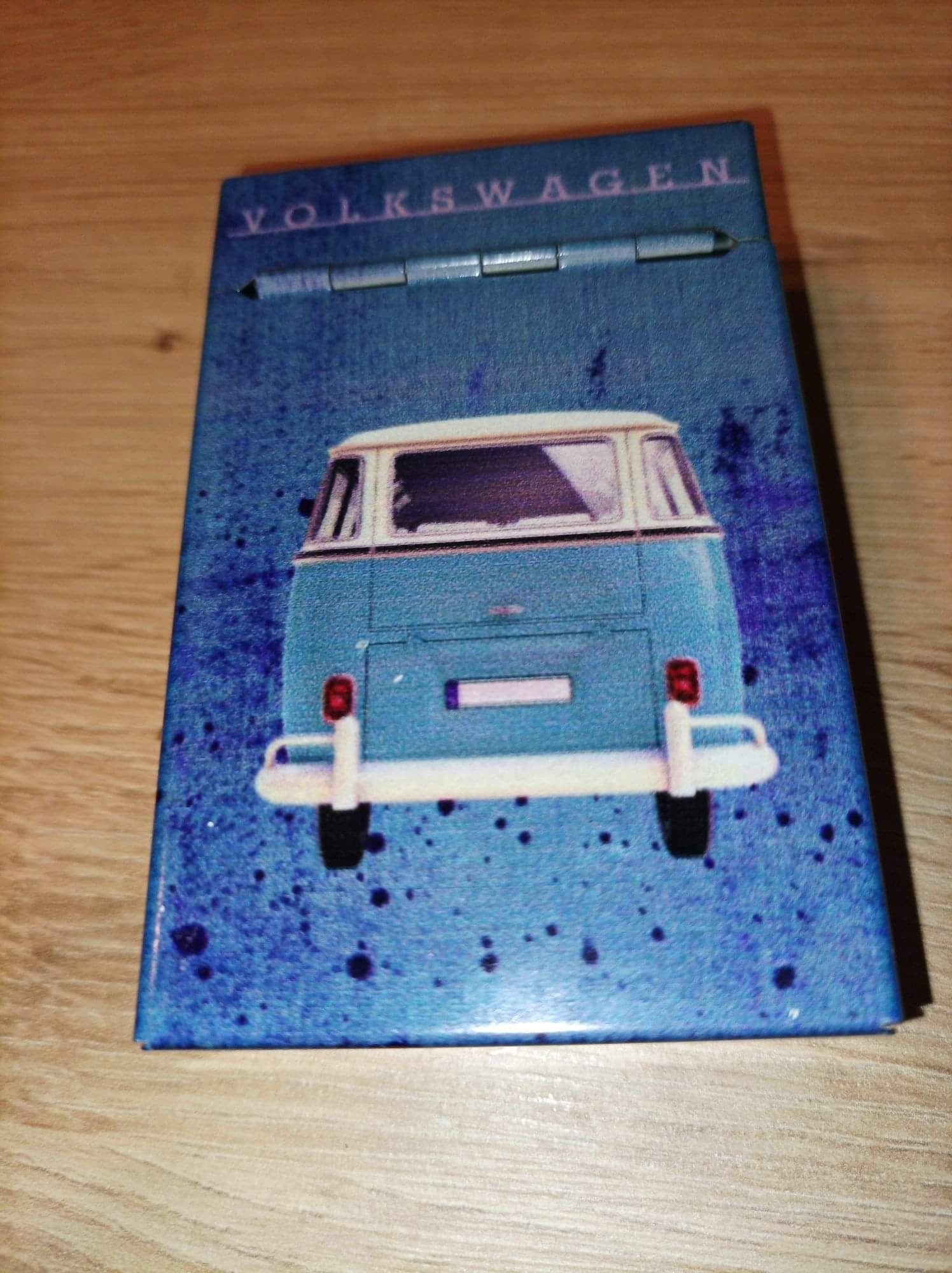 Kolekcjonerska papierosnica Pude)ko z wizerunkiem. VW T2