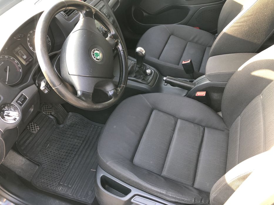 Skoda Octavia uszkodzony tył