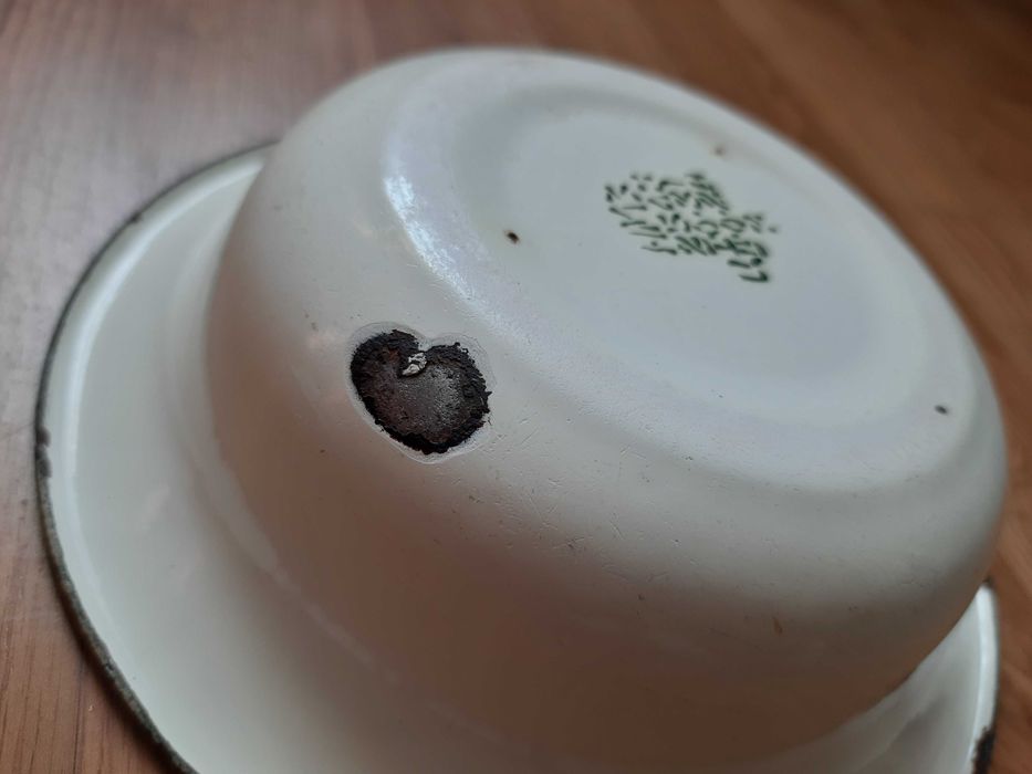 Емальовані миски