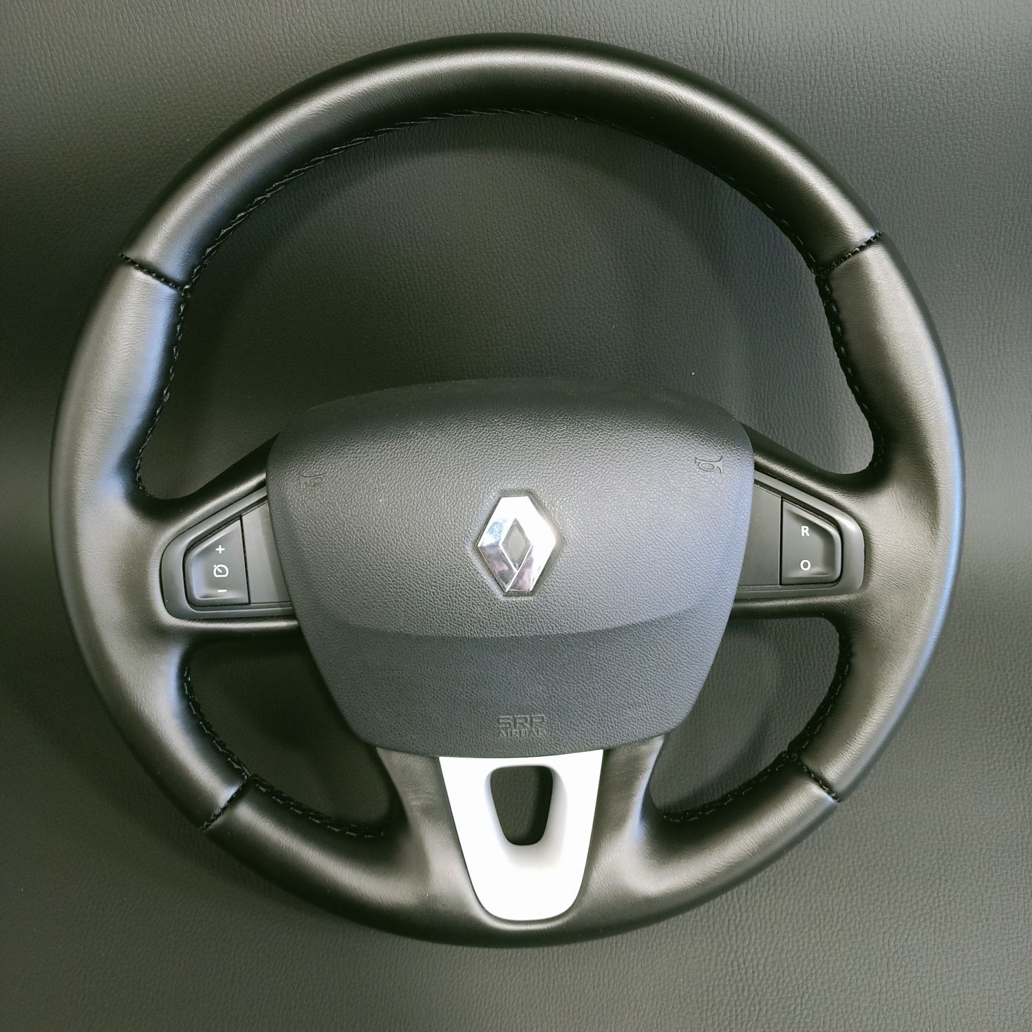 Руль renault megane 3 scenic 3 Рено меган 3 сценик 3 на ОБМІН