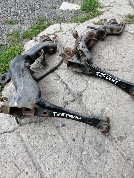 Sprzedam wahacze do Toyoty avensis t t25