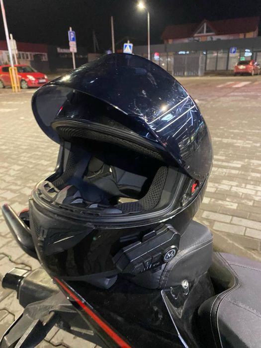 Шолом м розмір з гарнітурую