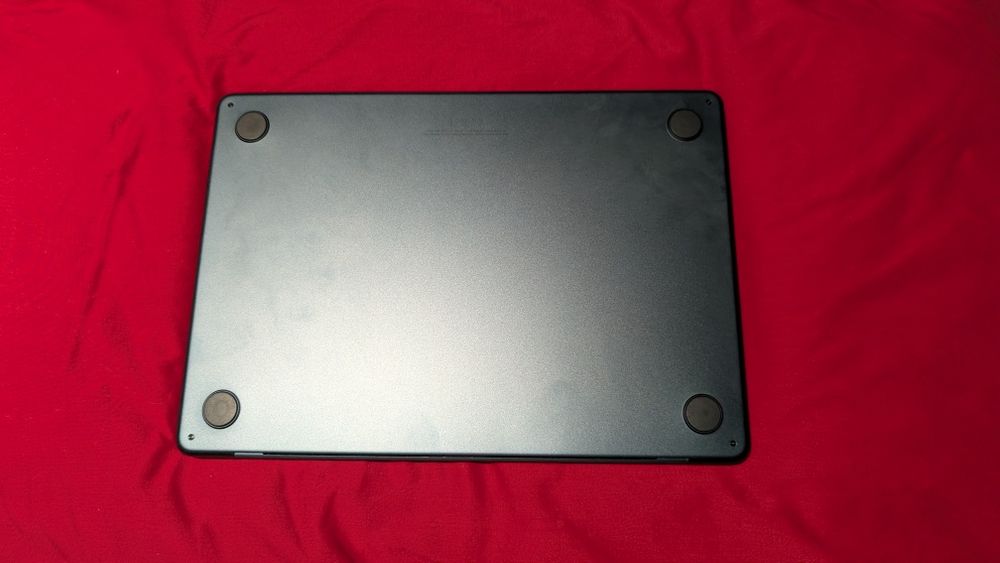 MacBook Air M2 13" (2022), Meia-Noite