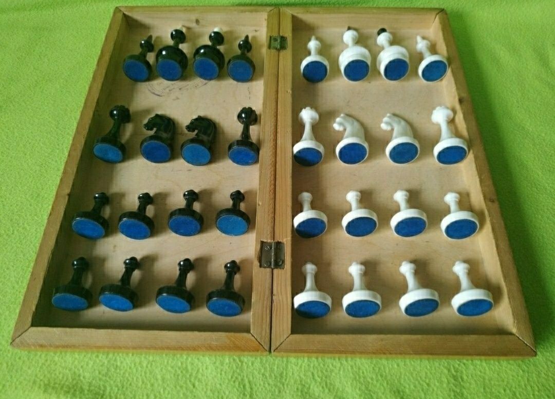 ТУРНИРНЫЕ (киевпластмасс) шахматы, шахи - 40 на 40 см (ДВА НАБОРА)