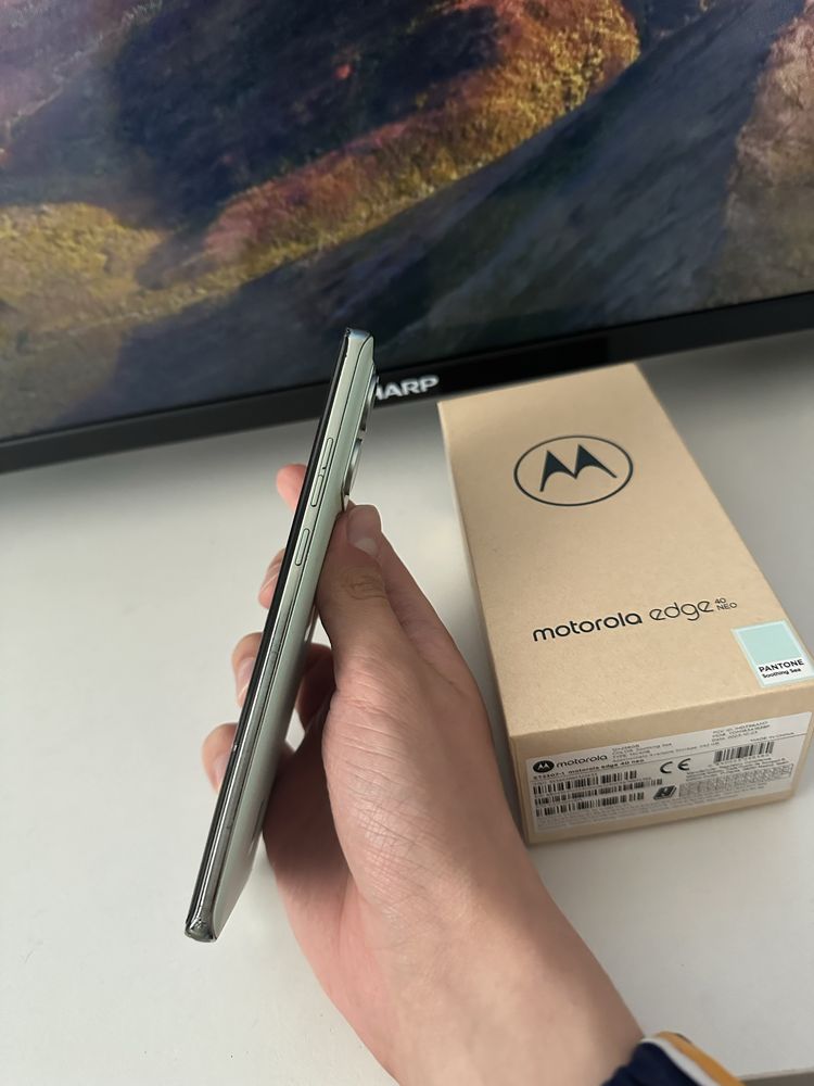 Motorola edge 40 neo mint