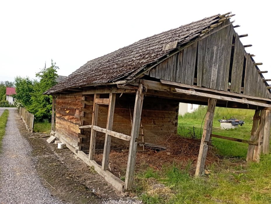 Stary  spichlerz komórka stare drewno bale