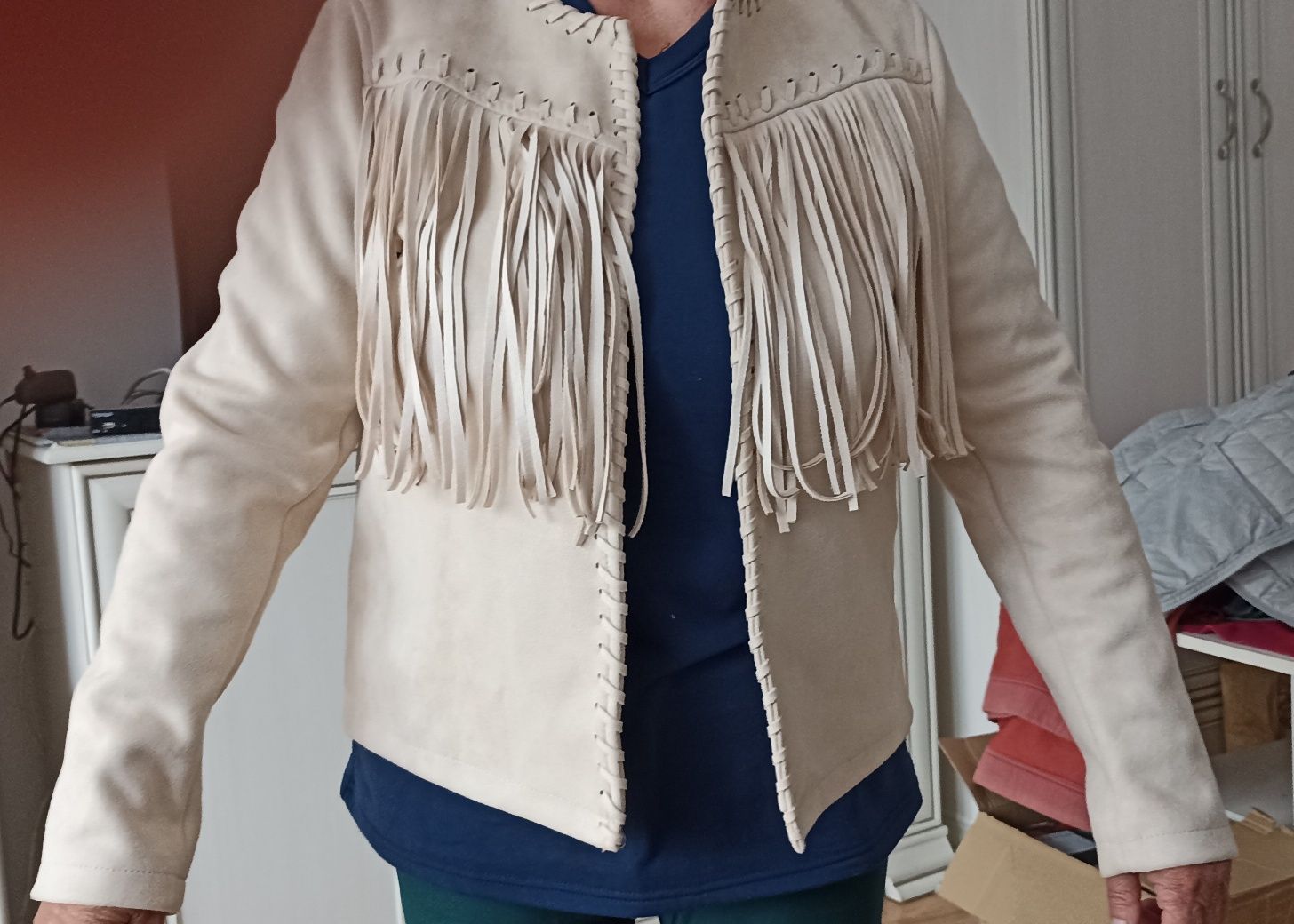 Sprzedam kurtkę z zamszu z frandzlami
