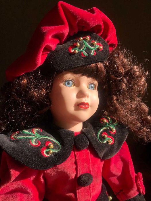 Кукла, фарфор, порцеляна, іграшка, подарунок, колекція.