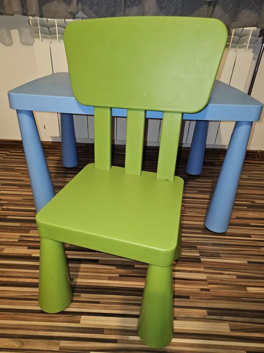 Zestaw IKEA MAMUT stolik i krzesełko